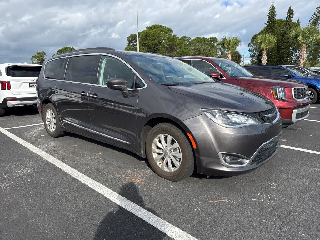 2017 Chrysler Pacifica Touring L