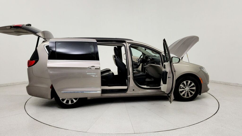 2017 Chrysler Pacifica Touring L Laurel MD