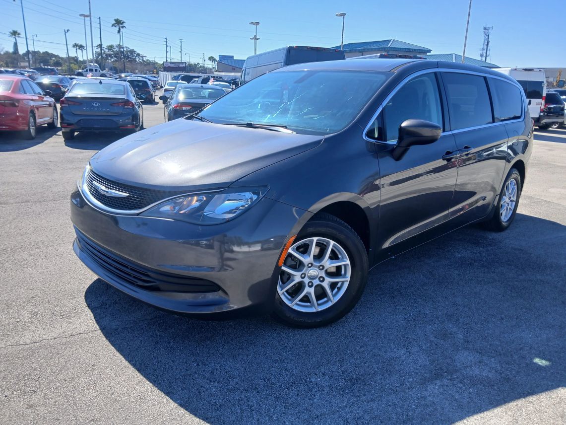 2017 Chrysler Pacifica Touring Minivan 4D