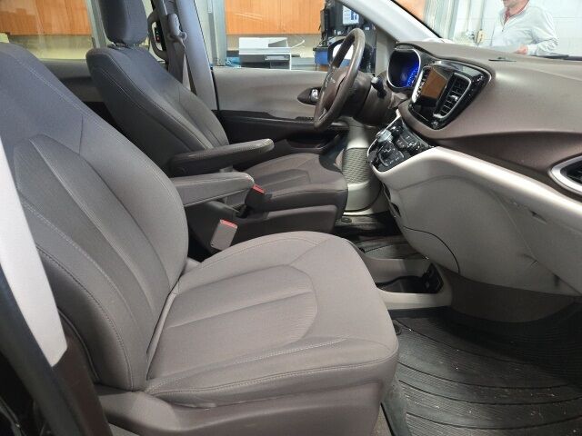 2017 Chrysler Pacifica Touring West Burlington IA