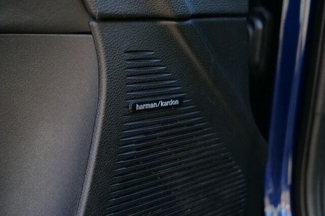 2017 Dodge Challenger SRT Hellcat / Manual / 6.2L V8 / Cooled Seats! High Point NC