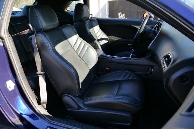 2017 Dodge Challenger SRT Hellcat / Manual / 6.2L V8 / Cooled Seats! High Point NC