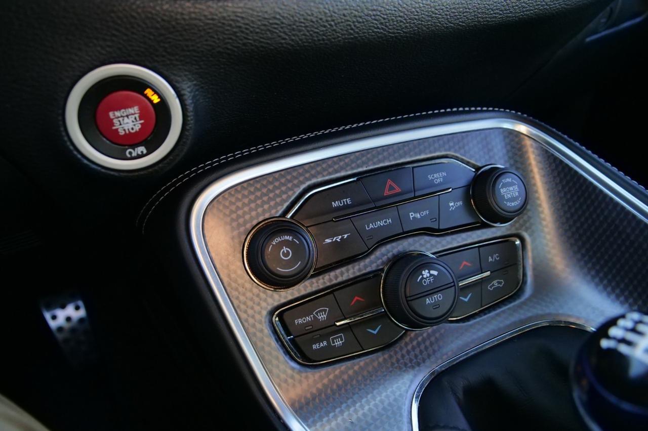 2017 Dodge Challenger SRT Hellcat / Manual / 6.2L V8 / Cooled Seats! Lincolnton NC