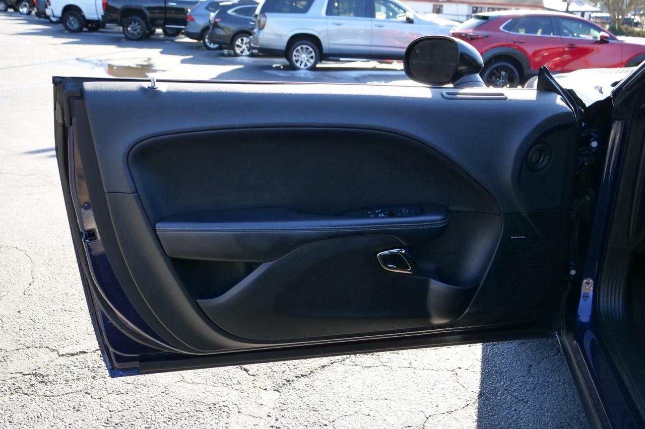 2017 Dodge Challenger SRT Hellcat / Manual / 6.2L V8 / Cooled Seats! Lincolnton NC