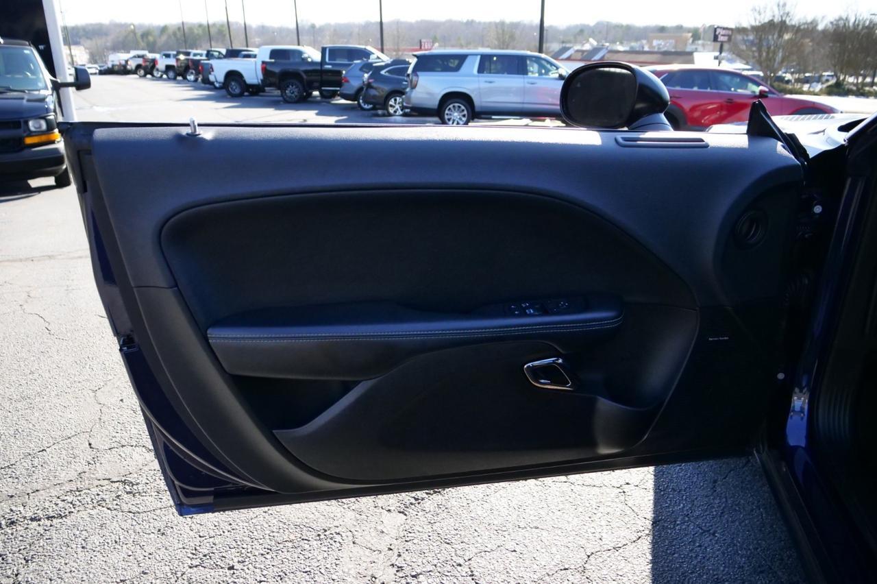 2017 Dodge Challenger SRT Hellcat / Manual / 6.2L V8 / Cooled Seats! Lincolnton NC