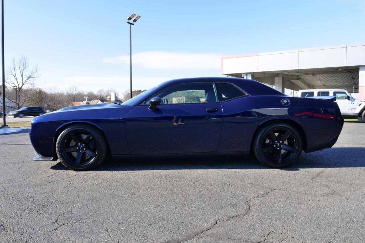 2017 Dodge Challenger SRT Hellcat / Manual / 6.2L V8 / Cooled Seats! Lincolnton NC