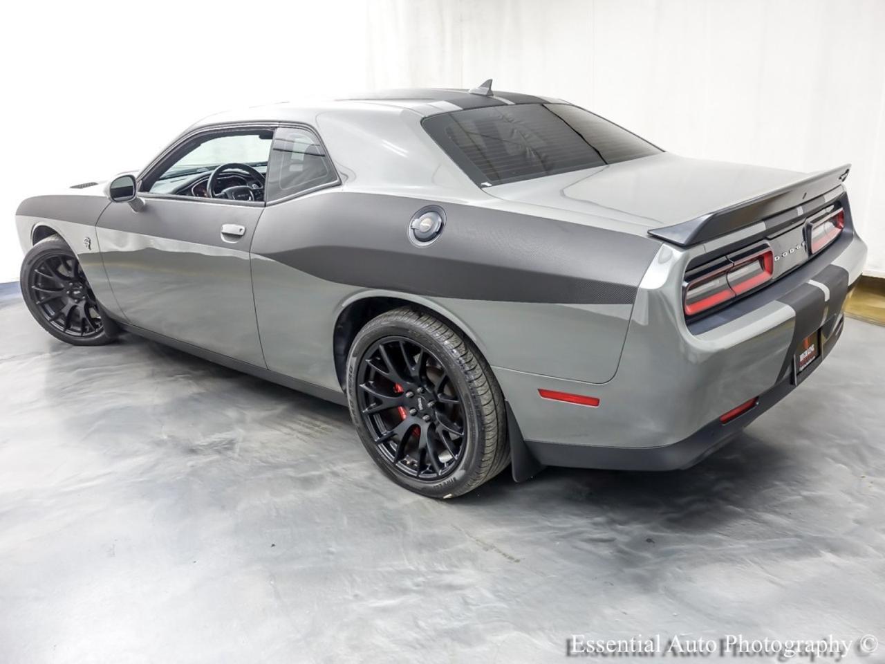 2017 Dodge Challenger SRT - Photo 8