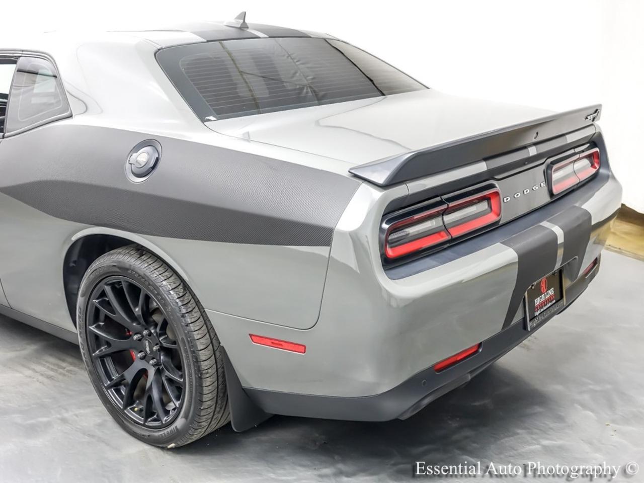 2017 Dodge Challenger SRT - Photo 9