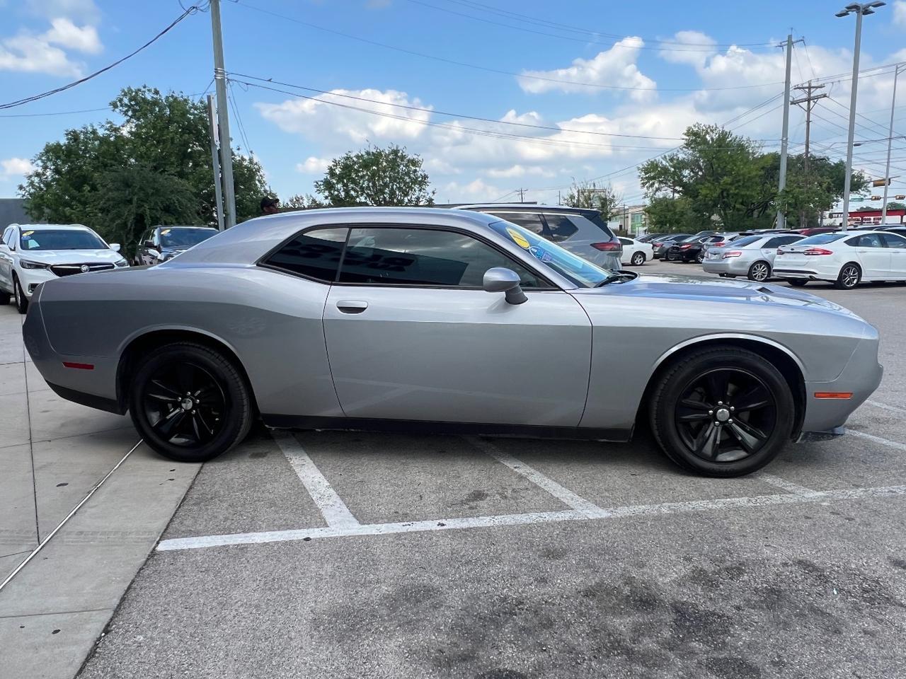 2017 Dodge Challenger SXT