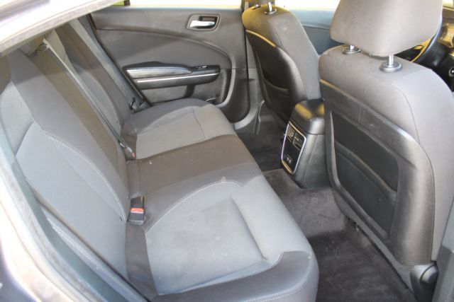 2017 Dodge Charger SE photo 11