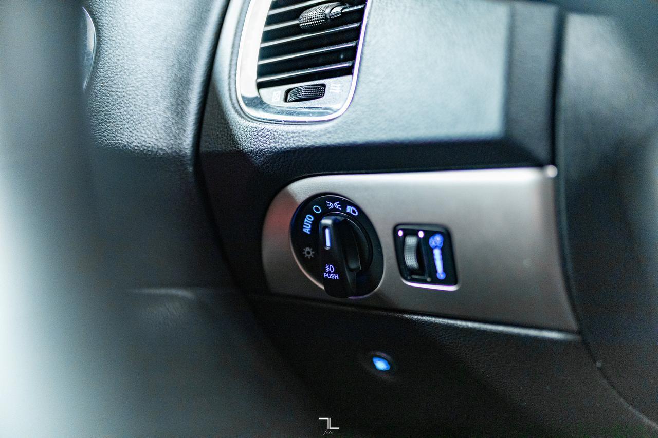 2017 Dodge Durango AWD R/T Hemi Leather Roof Nav Red Deer AB