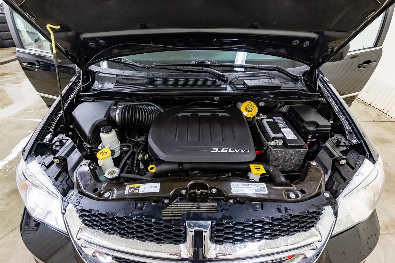 2017 Dodge Grand Caravan Crew Plus Leather Nav BCam Red Deer AB