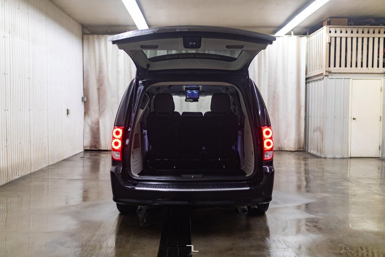 2017 Dodge Grand Caravan Crew Plus Leather Nav BCam Red Deer AB