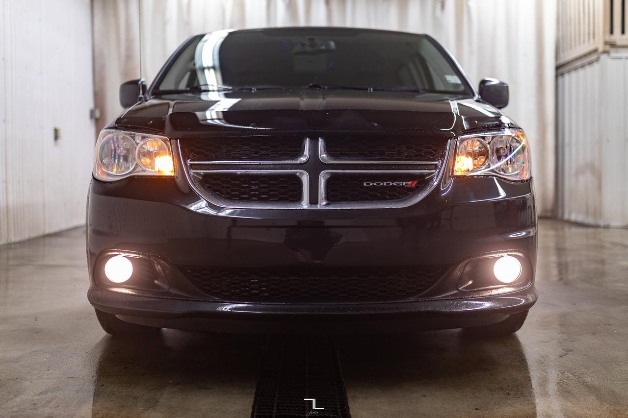 2017 Dodge Grand Caravan Crew Plus Leather Nav BCam Red Deer AB