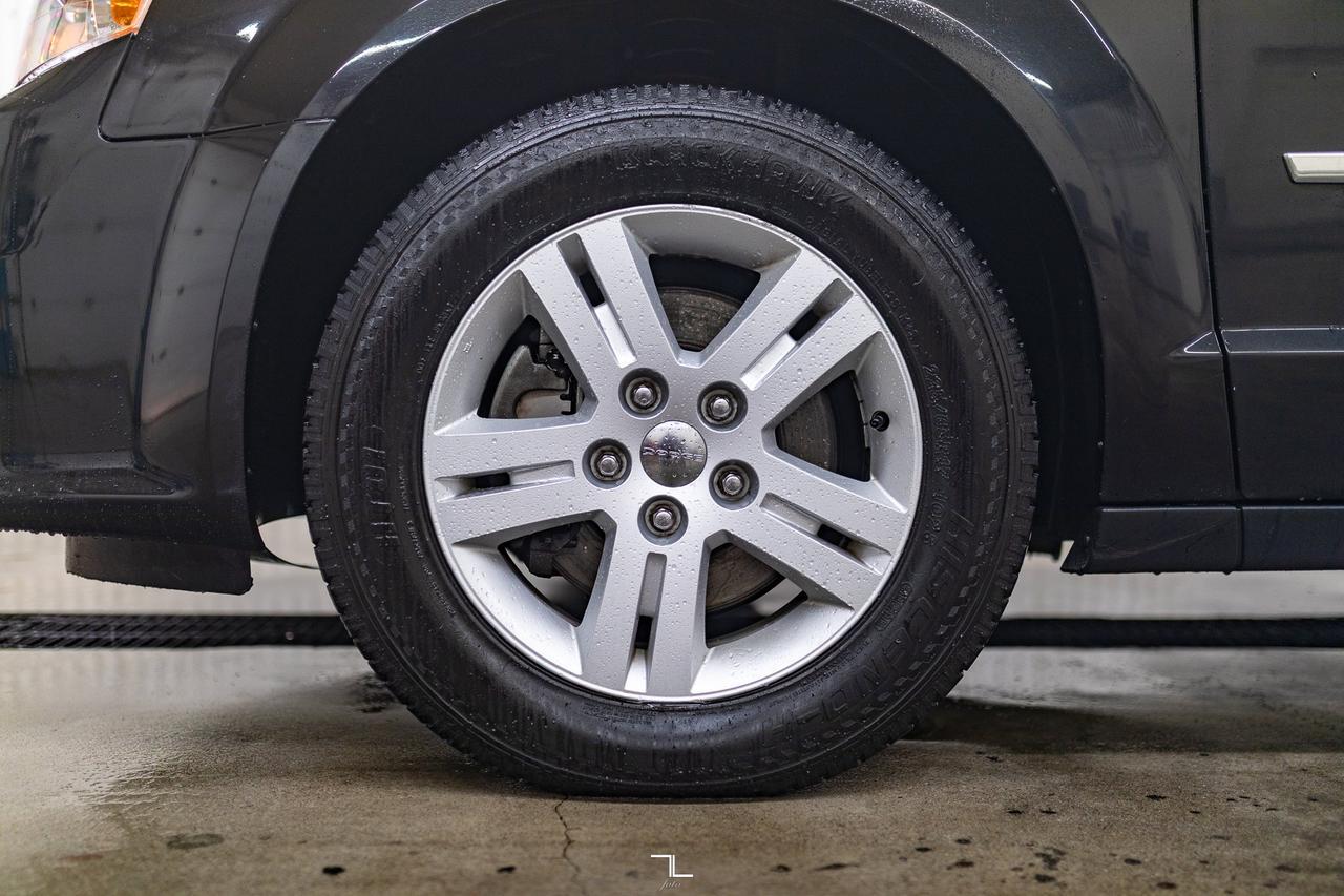 2017 Dodge Grand Caravan Crew Plus Leather Nav BCam Red Deer AB