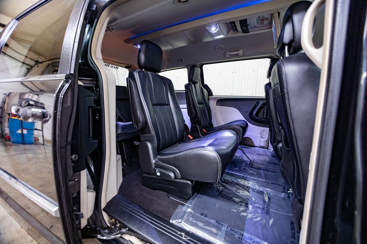 2017 Dodge Grand Caravan Crew Plus Leather Nav BCam Red Deer AB