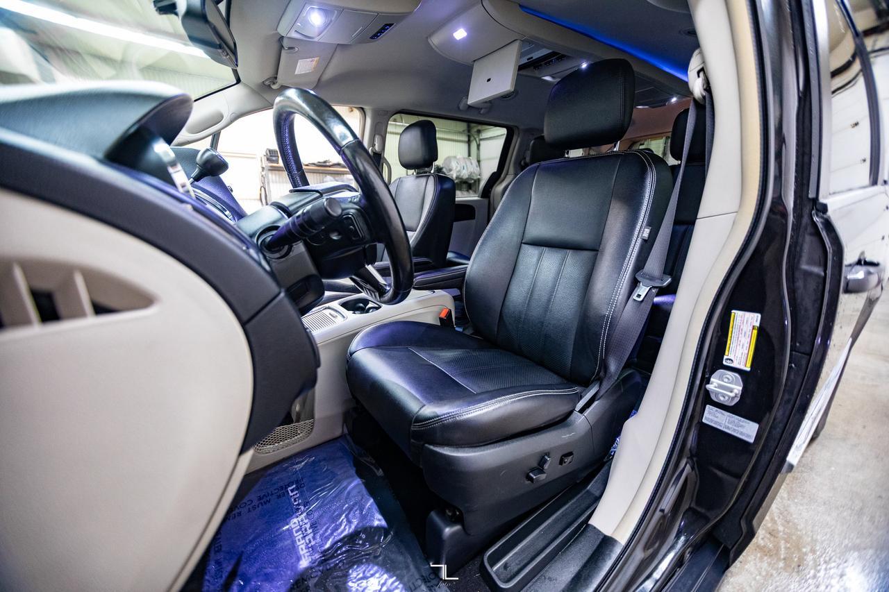 2017 Dodge Grand Caravan Crew Plus Leather Nav BCam Red Deer AB