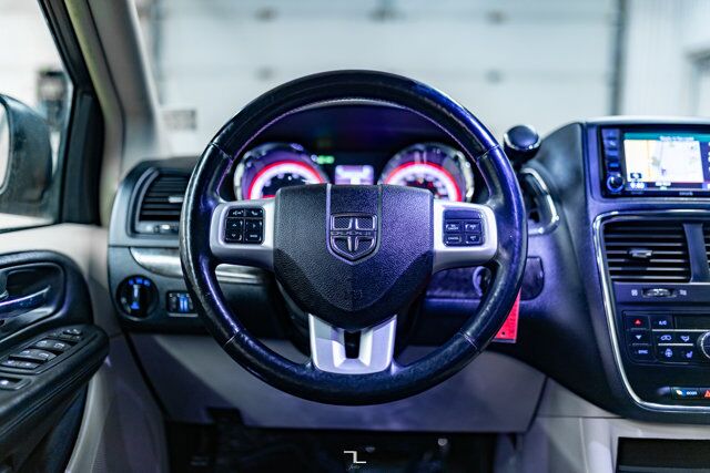 2017 Dodge Grand Caravan Crew Plus Leather Nav BCam Red Deer AB