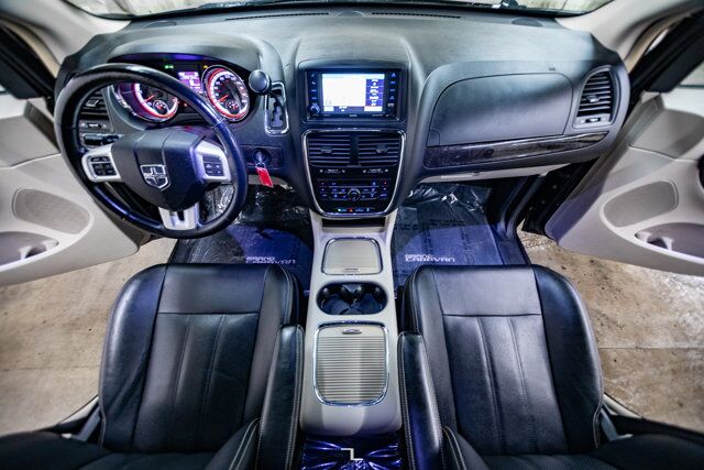 2017 Dodge Grand Caravan Crew Plus Leather Nav BCam Red Deer AB