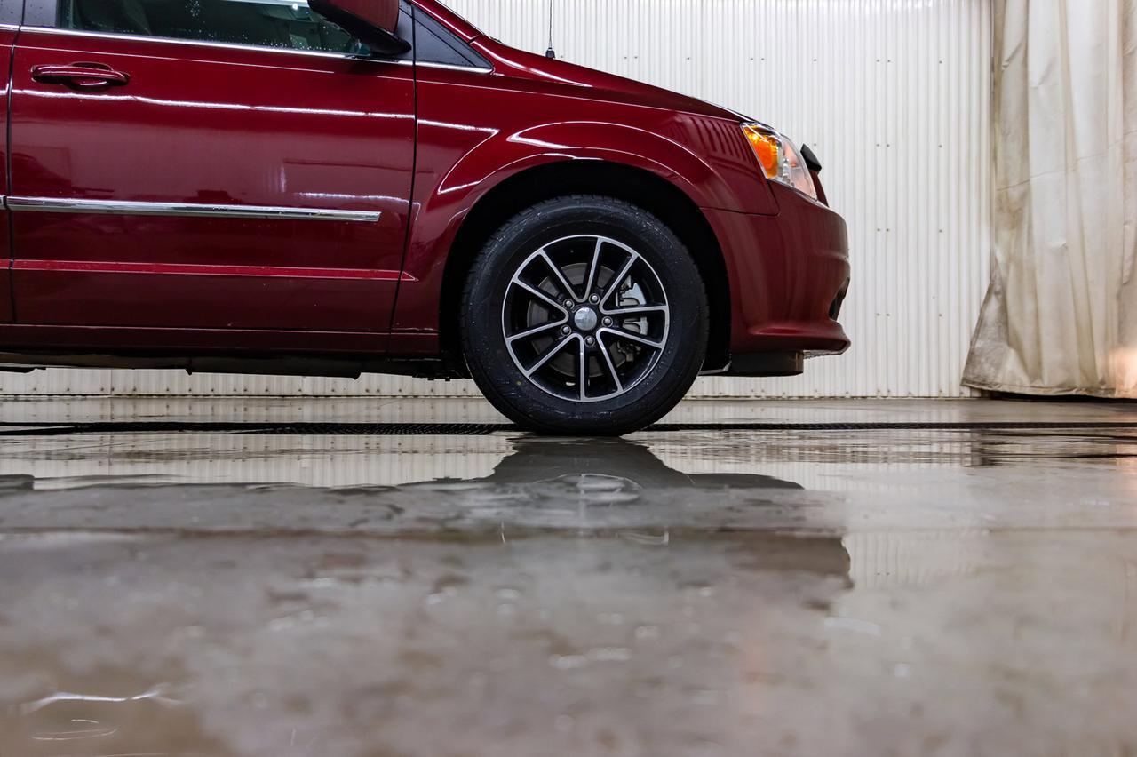 2017 Dodge Grand Caravan Crew Plus Leather Nav DVD Red Deer AB