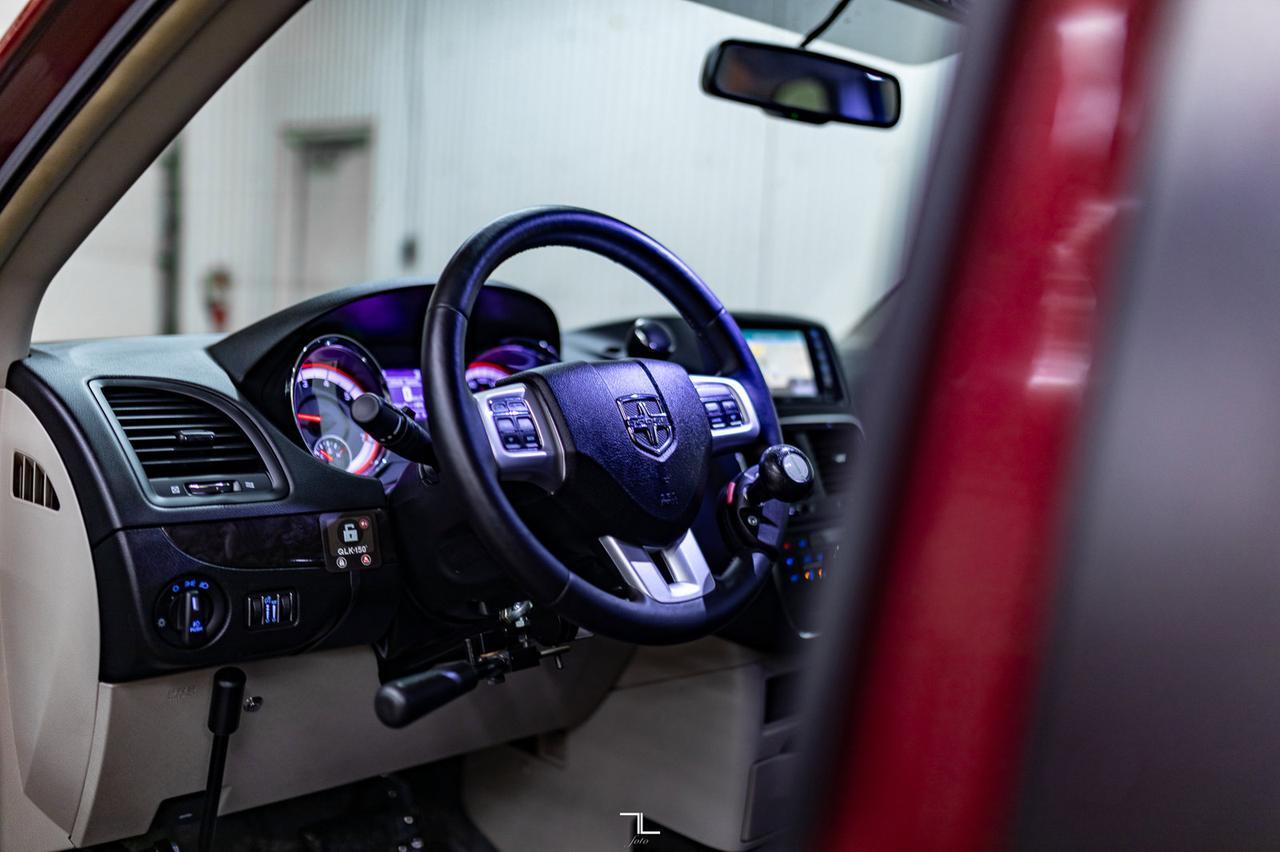 2017 Dodge Grand Caravan Crew Plus Savaria Wheelchair Conversion Leather Nav BCam Red Deer AB