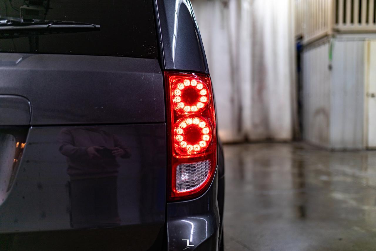 2017 Dodge Grand Caravan Premium Plus Leather Nav DVD BCam Red Deer AB