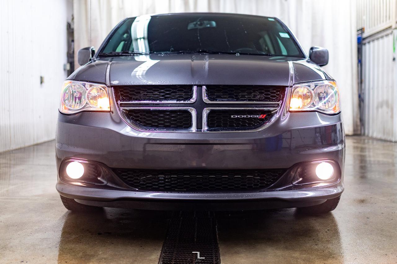 2017 Dodge Grand Caravan Premium Plus Leather Nav DVD BCam Red Deer AB