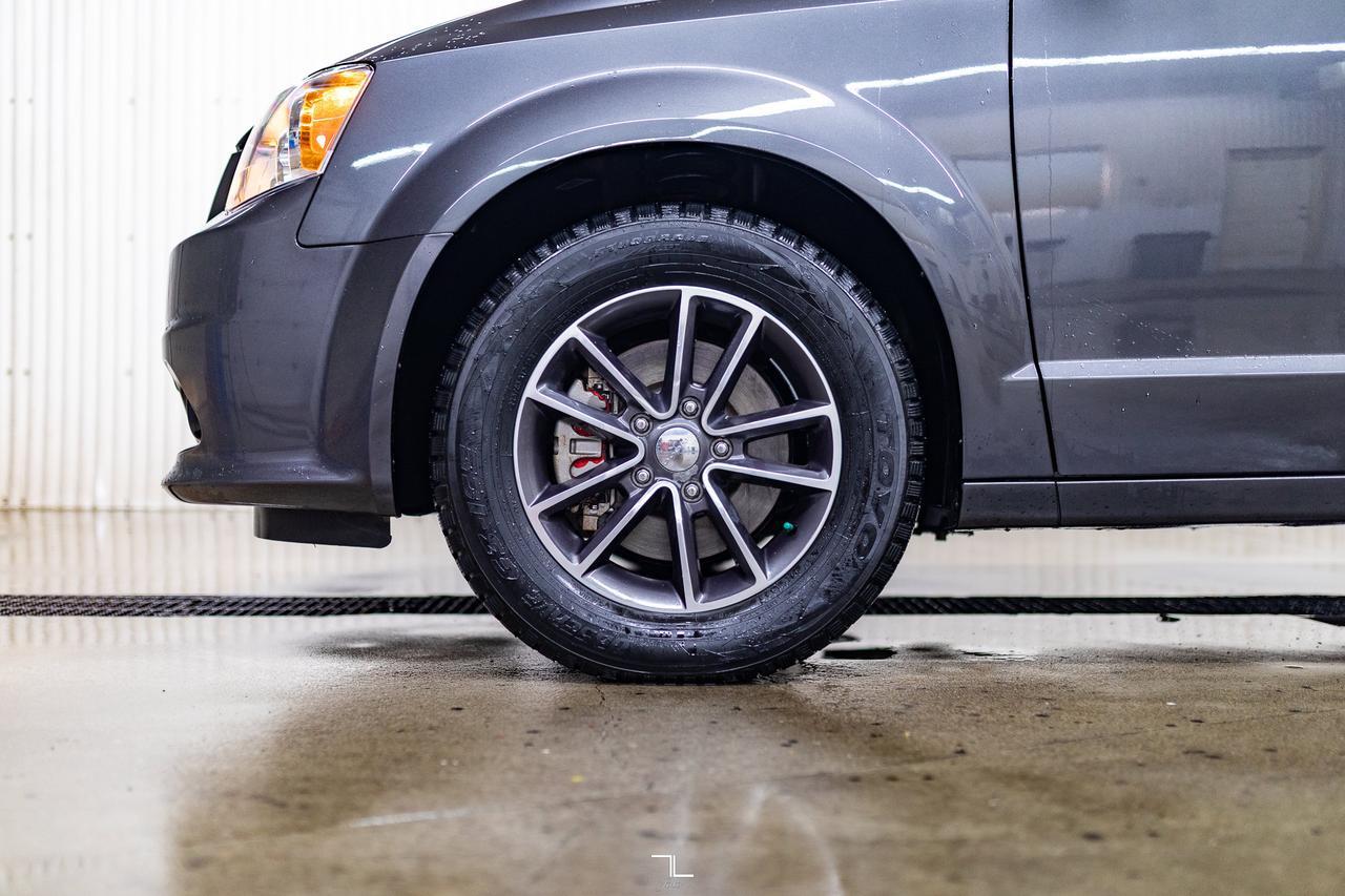 2017 Dodge Grand Caravan Premium Plus Leather Nav DVD BCam Red Deer AB