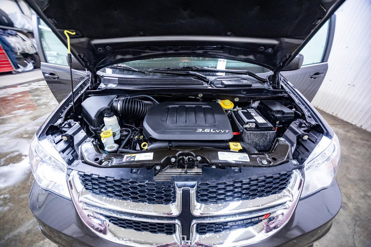 2017 Dodge Grand Caravan Premium Plus Leather Nav DVD BCam Red Deer AB