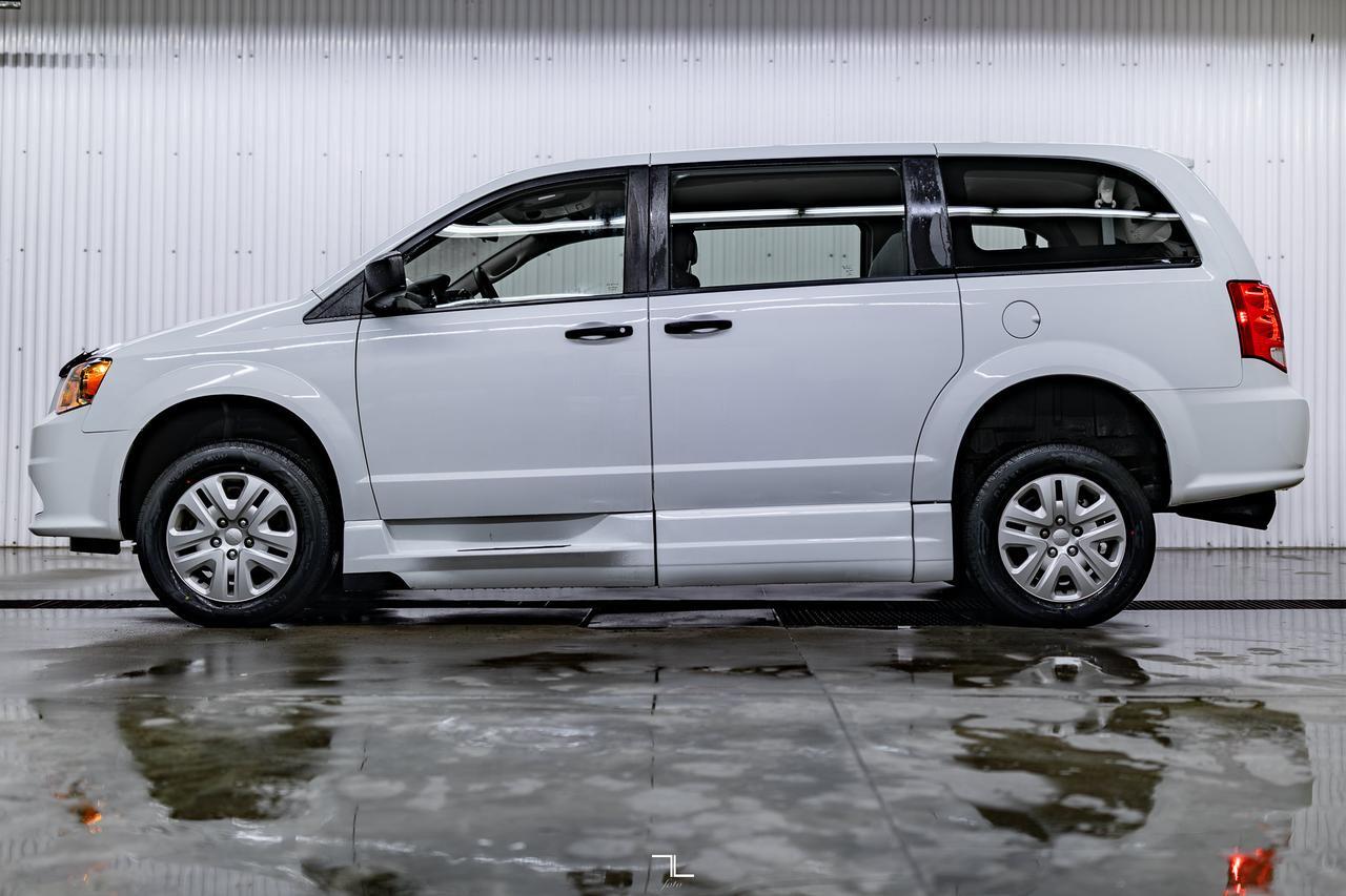 2017 Dodge Grand Caravan SE Braun Ability Wheelchair Lift Red Deer AB