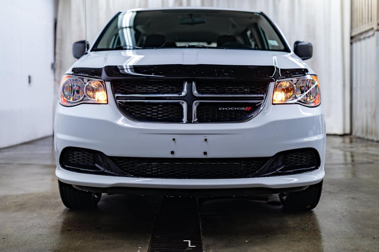 2017 Dodge Grand Caravan SE Braun Ability Wheelchair Lift Red Deer AB
