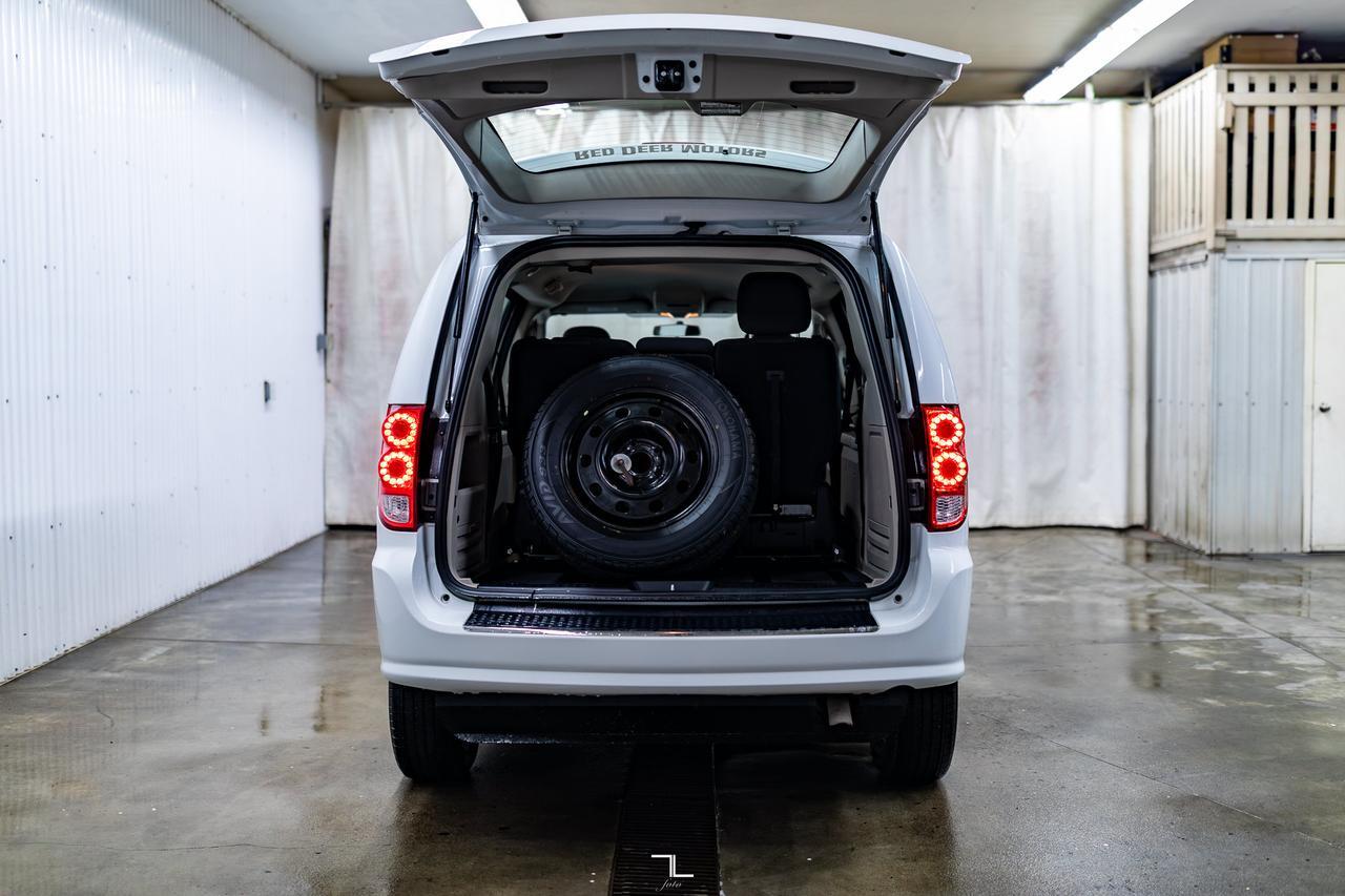 2017 Dodge Grand Caravan SE Braun Ability Wheelchair Lift Red Deer AB