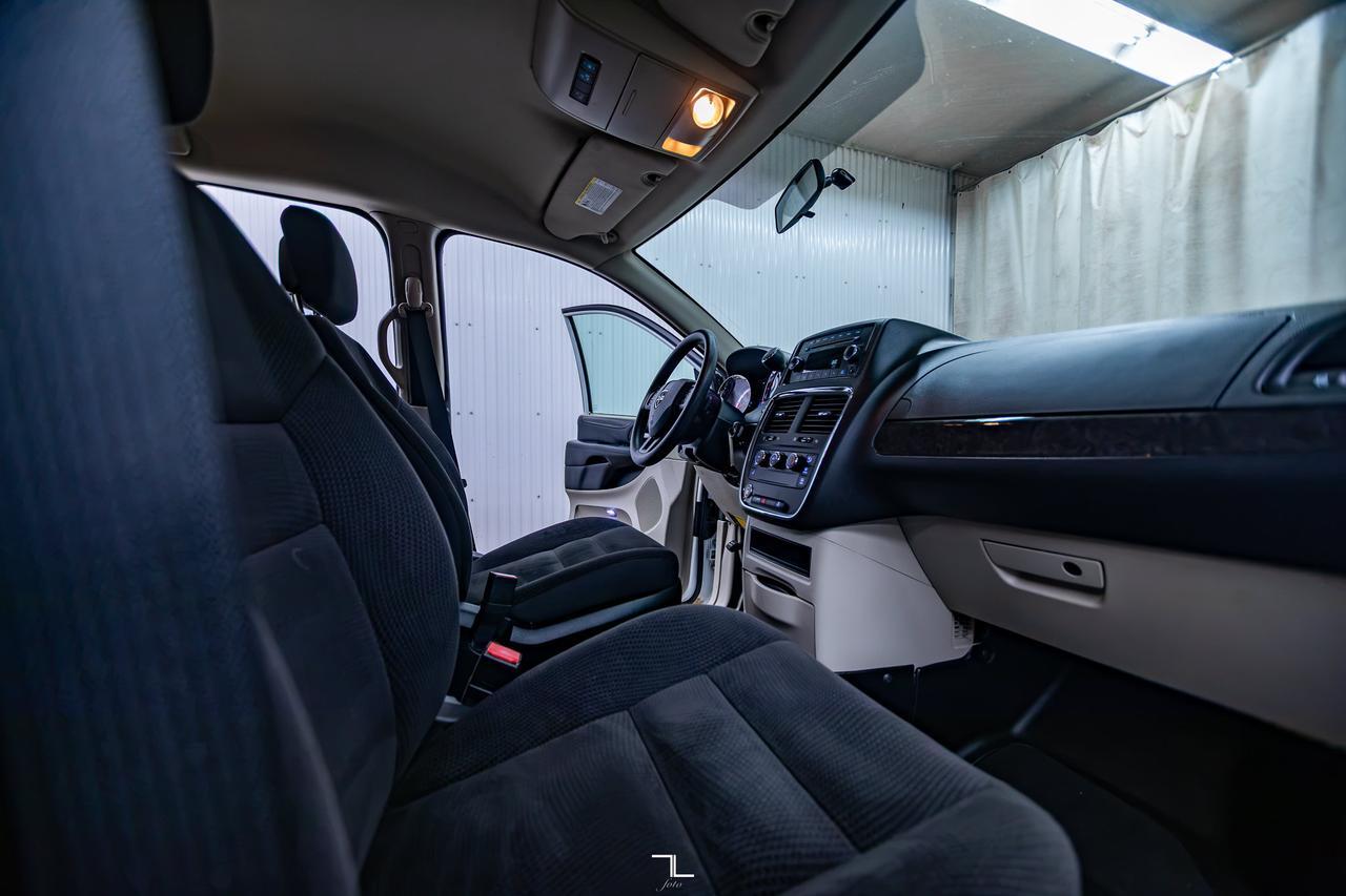 2017 Dodge Grand Caravan SE Braun Ability Wheelchair Lift Red Deer AB