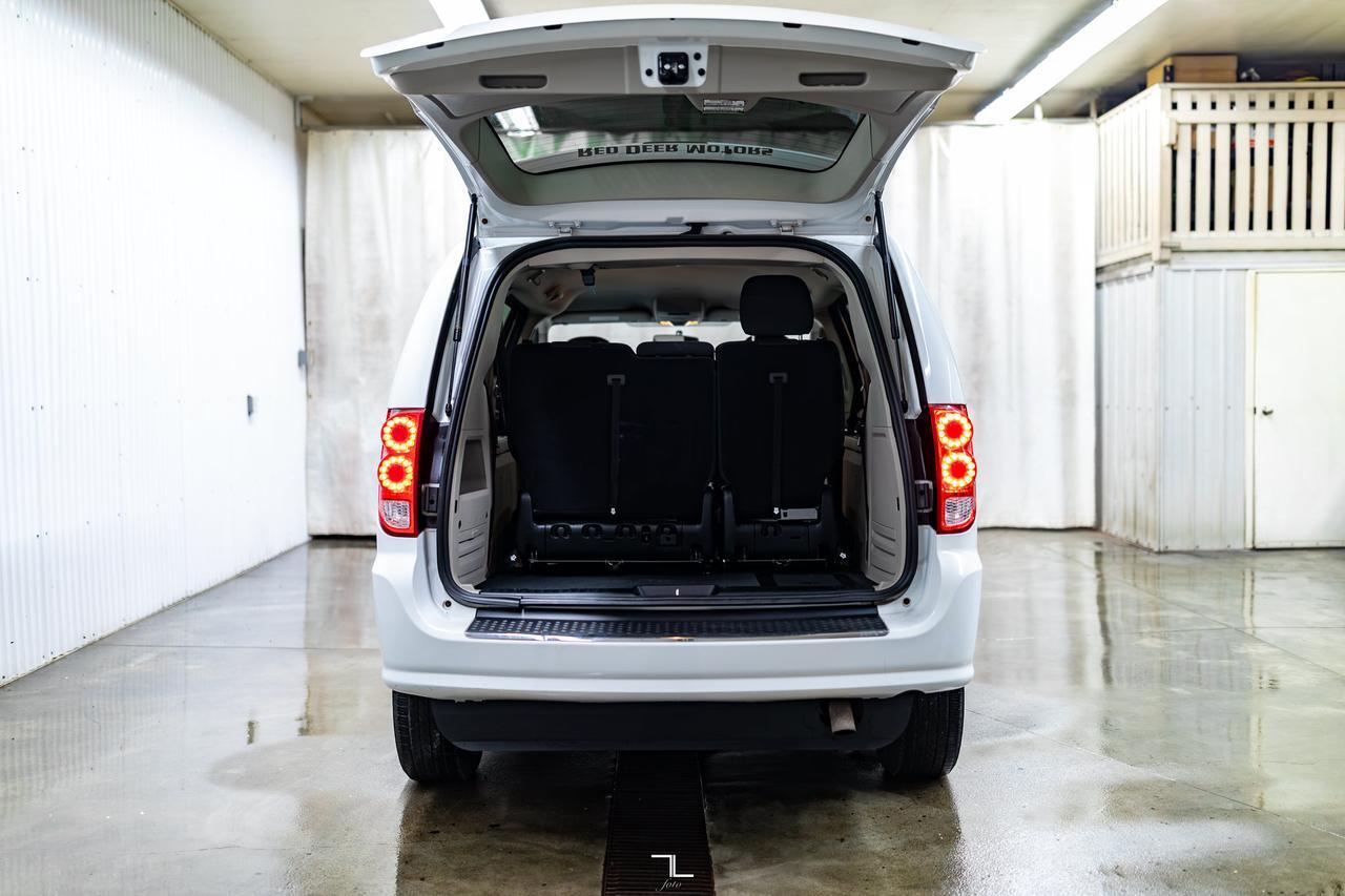 2017 Dodge Grand Caravan SE Braun Ability Wheelchair Lift Red Deer AB