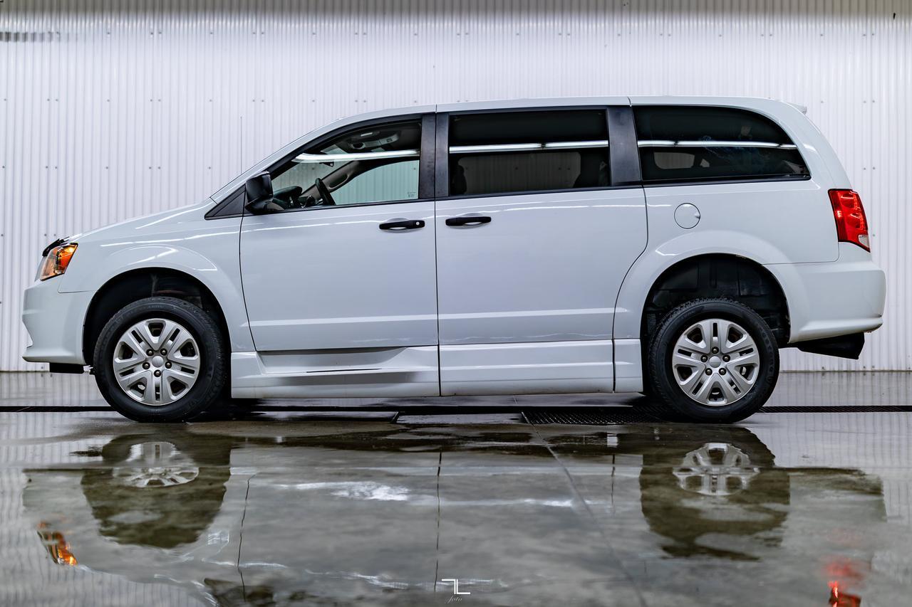 2017 Dodge Grand Caravan SE Braun Ability Wheelchair Lift Red Deer AB