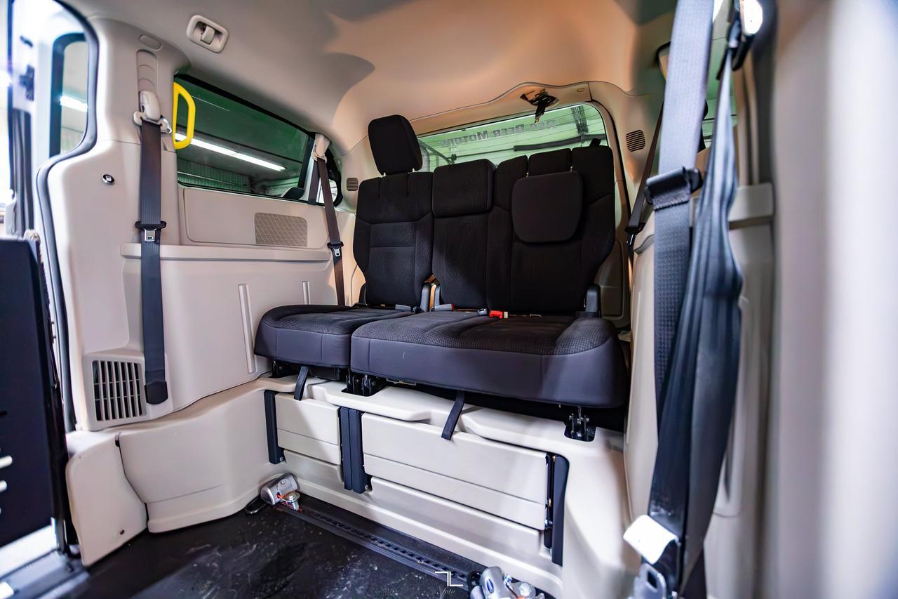 2017 Dodge Grand Caravan SE Braun Ability Wheelchair Lift Red Deer AB