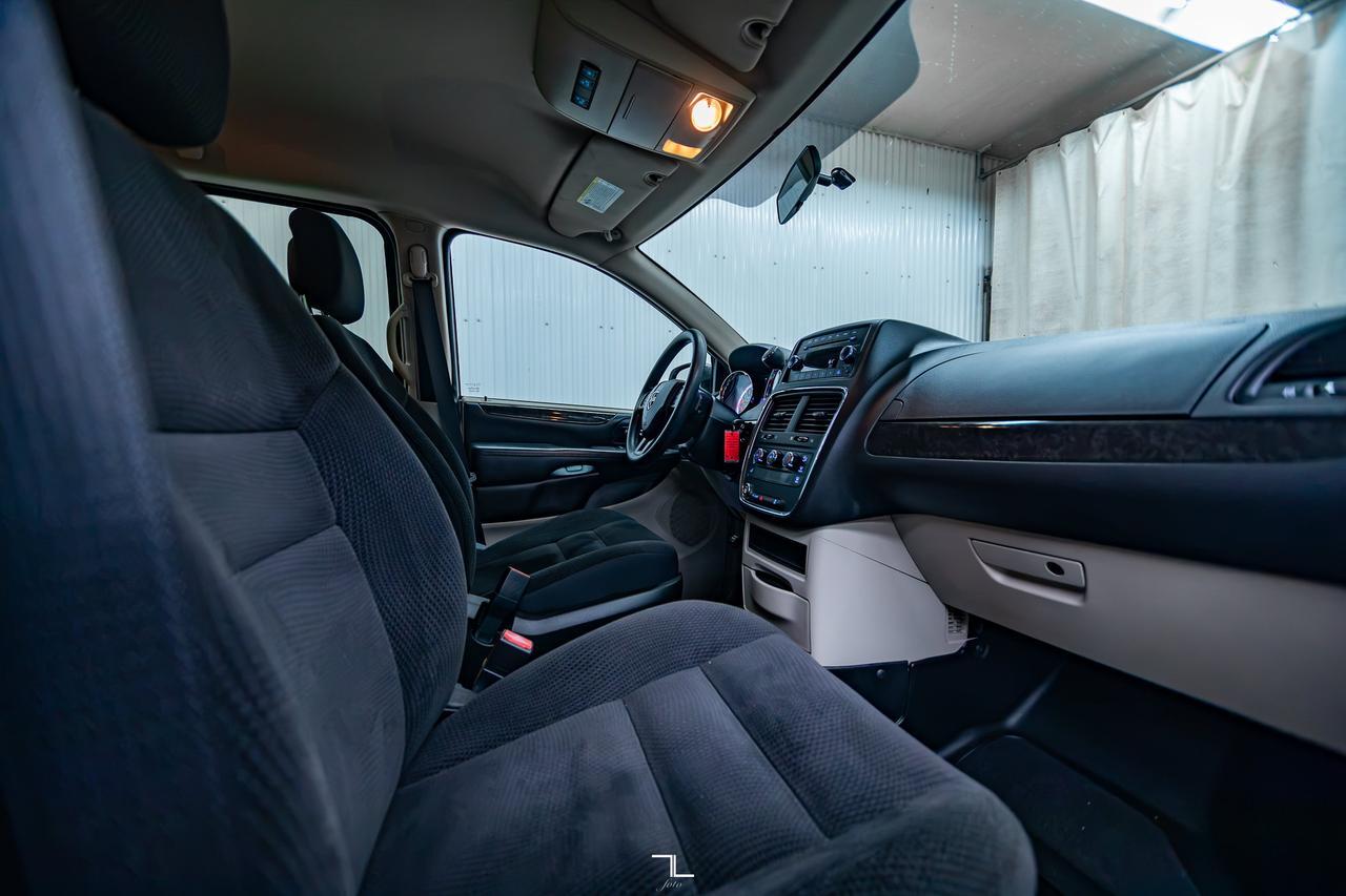 2017 Dodge Grand Caravan SE Braun Ability Wheelchair Lift Red Deer AB