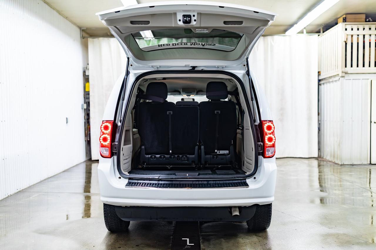 2017 Dodge Grand Caravan SE Braun Ability Wheelchair Lift Red Deer AB