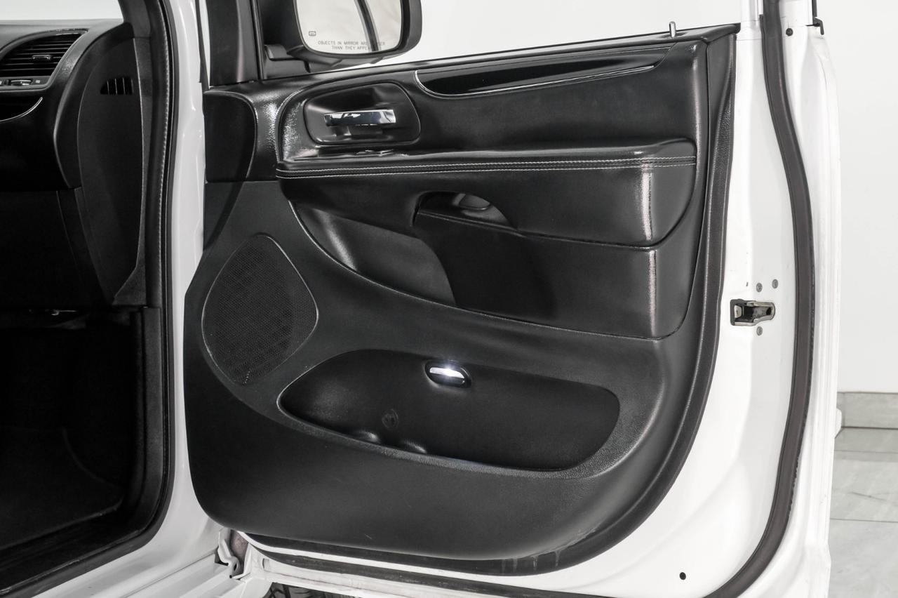 2017 Dodge Grand Caravan SE PLUS AUTOMATIC REAR CAMERA BLUETOOTH QUAD BUCKET CHAIRS THIRD ROW SEAT CRUISE CONTROL Carrollton TX