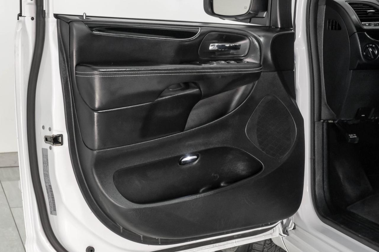 2017 Dodge Grand Caravan SE PLUS AUTOMATIC REAR CAMERA BLUETOOTH QUAD BUCKET CHAIRS THIRD ROW SEAT CRUISE CONTROL Carrollton TX