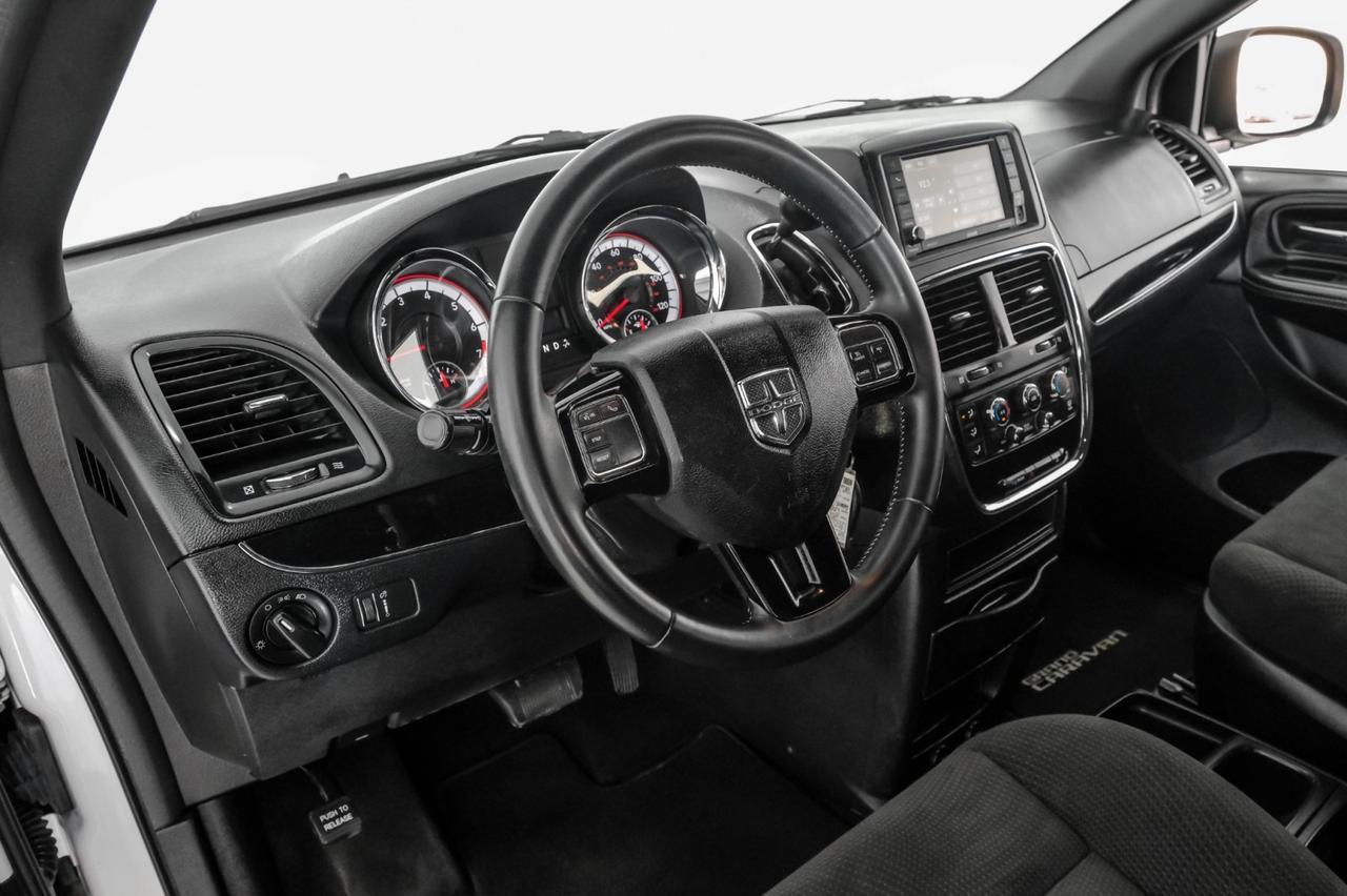 2017 Dodge Grand Caravan SE PLUS AUTOMATIC REAR CAMERA BLUETOOTH QUAD BUCKET CHAIRS THIRD ROW SEAT CRUISE CONTROL Carrollton TX