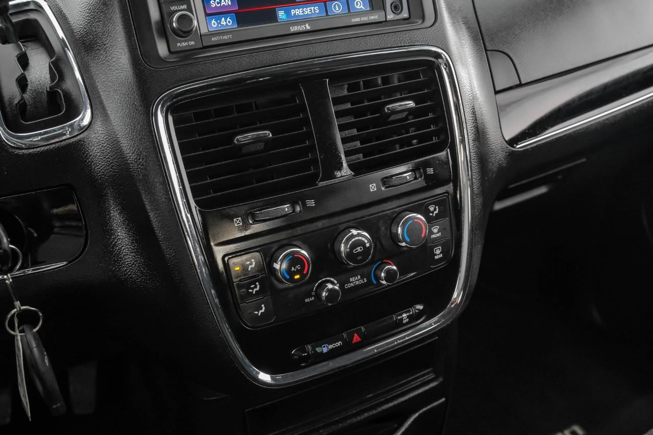 2017 Dodge Grand Caravan SE PLUS AUTOMATIC REAR CAMERA BLUETOOTH QUAD BUCKET CHAIRS THIRD ROW SEAT CRUISE CONTROL Carrollton TX