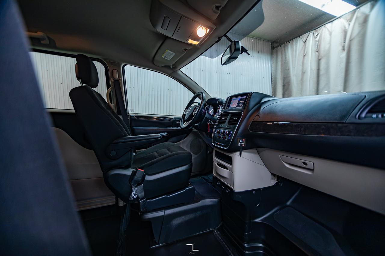 2017 Dodge Grand Caravan SE Plus Braun Wheelchair Conversion BCam Red Deer AB
