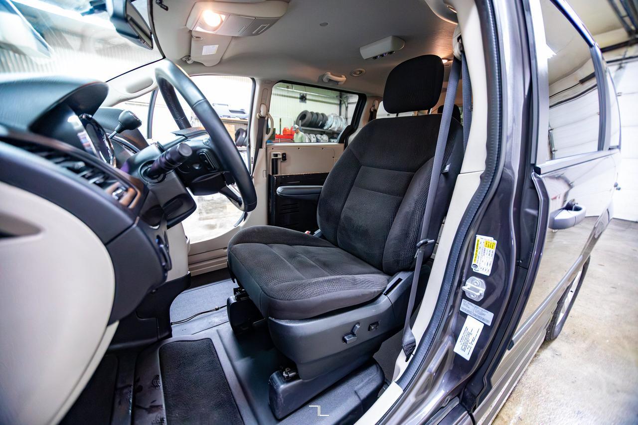 2017 Dodge Grand Caravan SE Plus Braun Wheelchair Conversion BCam Red Deer AB