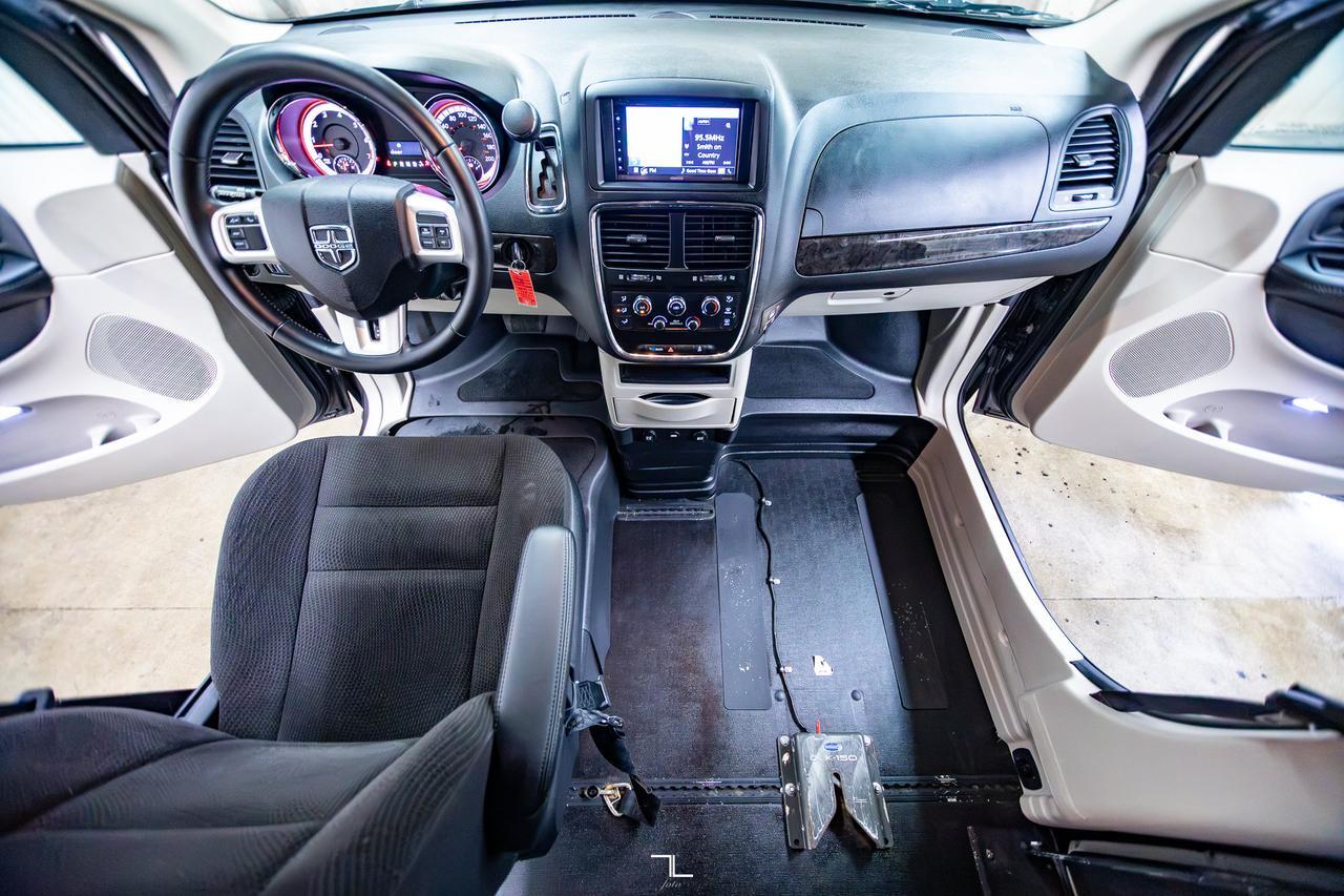 2017 Dodge Grand Caravan SE Plus Braun Wheelchair Conversion BCam Red Deer AB