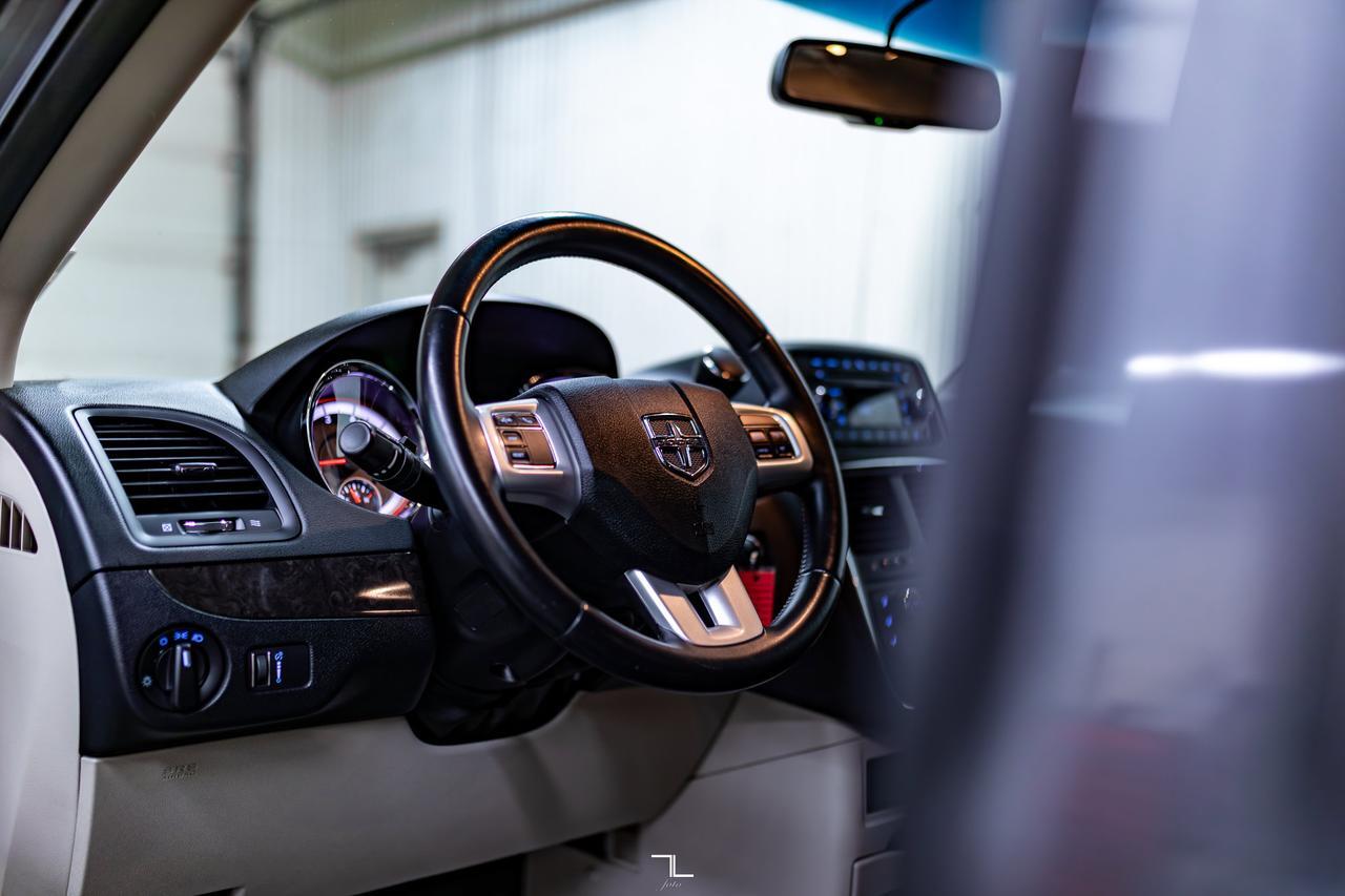 2017 Dodge Grand Caravan SE Plus Red Deer AB