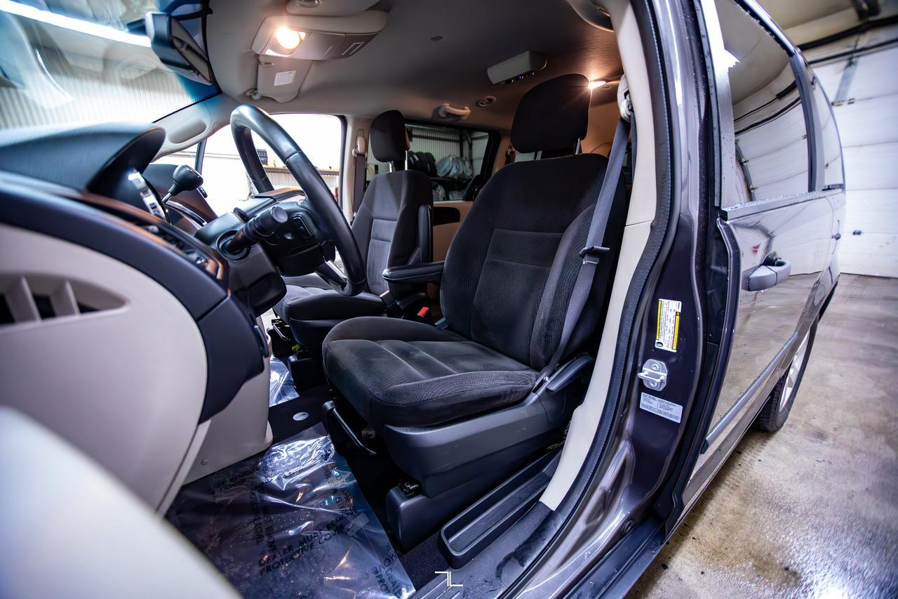 2017 Dodge Grand Caravan SE Plus Red Deer AB