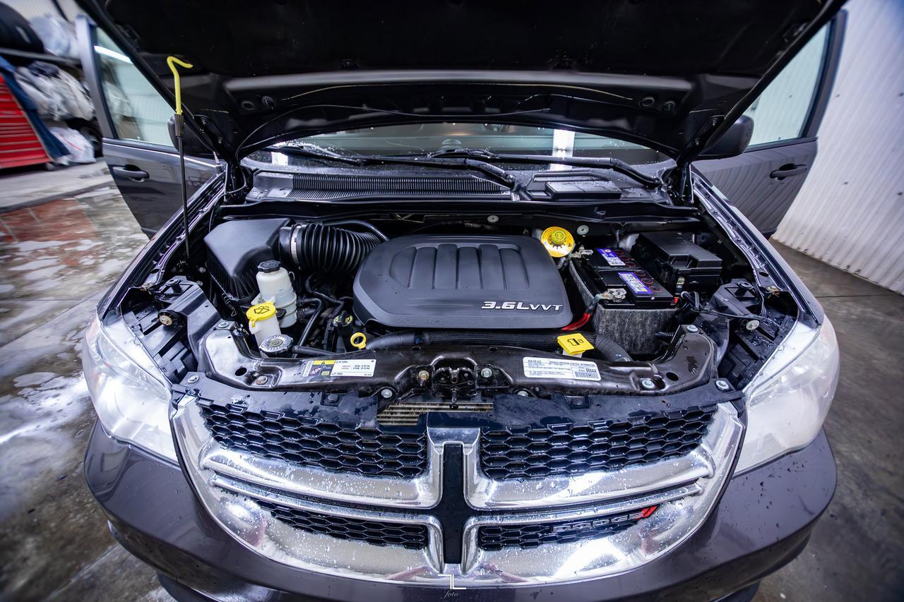 2017 Dodge Grand Caravan SE Plus Red Deer AB