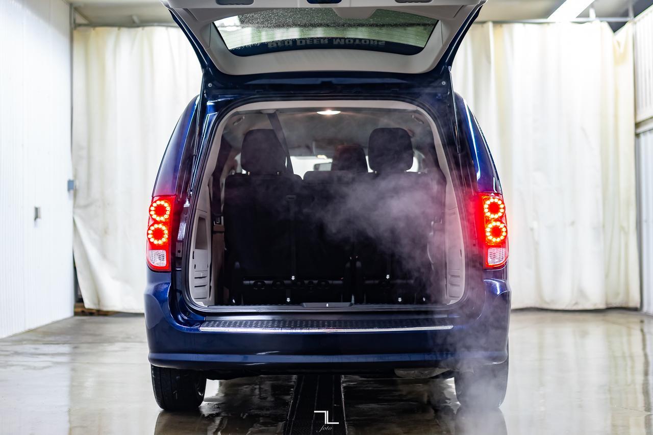 2017 Dodge Grand Caravan SE Plus Red Deer AB