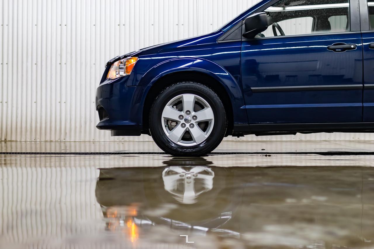 2017 Dodge Grand Caravan SE Plus Red Deer AB